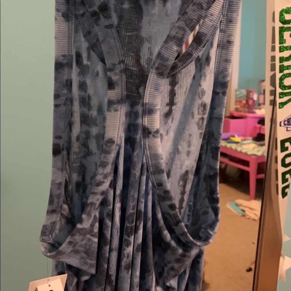 Tank top - Picture 2 of 2